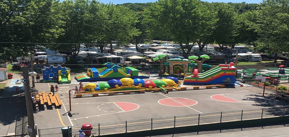 Vacances pas chères à Saint-Tropez : le camping s&rsquo;y prête