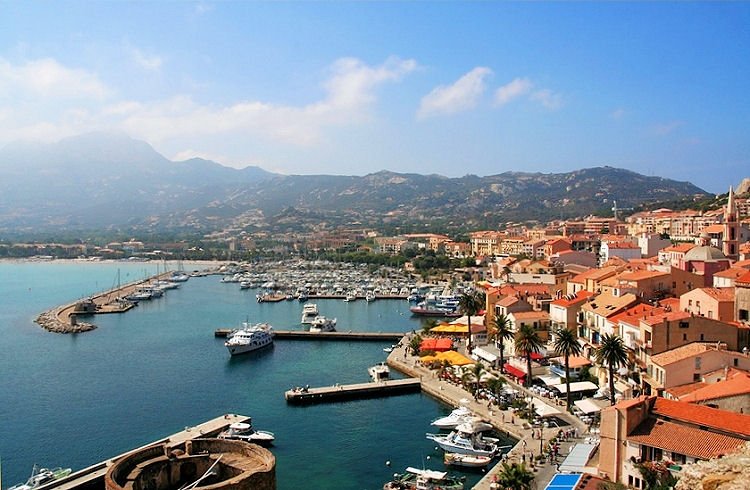 Top 3 des meilleurs campings près de Calvi en Corse