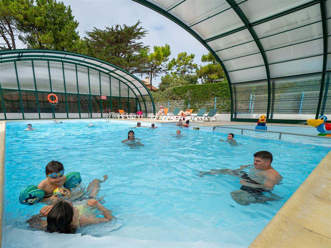 Vacances familiales en camping avec piscine couverte à l’île d’Yeu