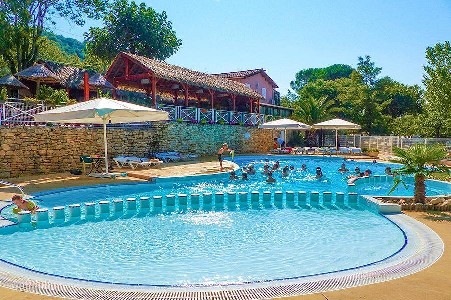 Quels sont les campings d&rsquo;Ardèche avec les plus belles piscines ?